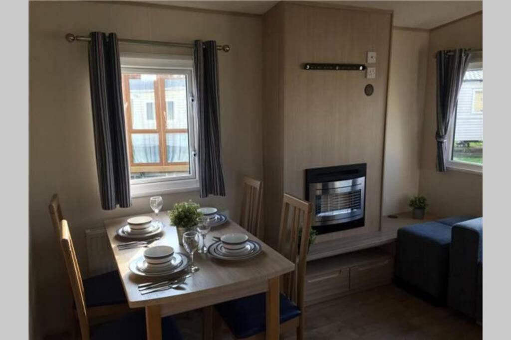 8 Berth Caravan At Parkdean Camber Sands מראה חיצוני תמונה